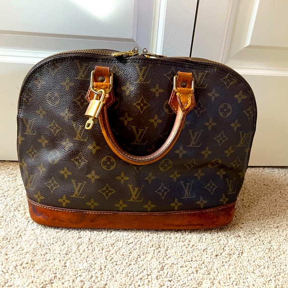 Handbags - Louis Vuitton Monogram Alma bag